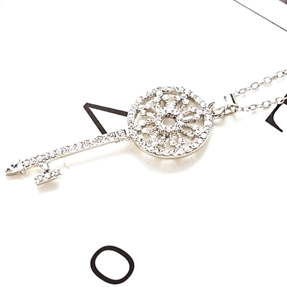 SILVER Rhinestone Key Necklace Pendant style on 18-22" chain NEW - Picture 7 of 8